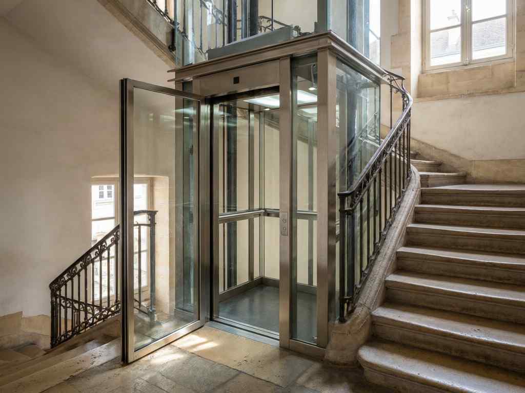 Les contrôles avant l'installation d'un ascenseur pour maison à Saint-Herblain